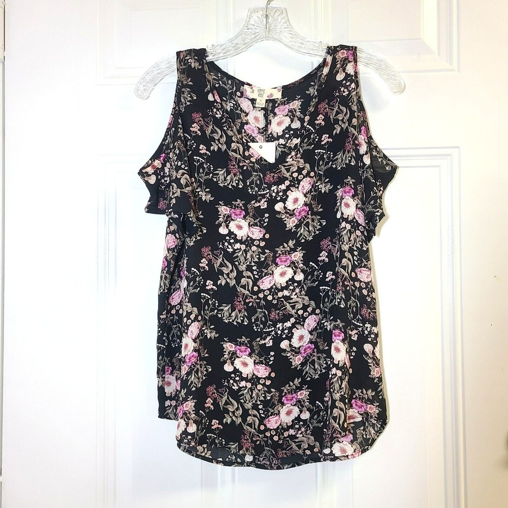 Hippie Rose NWT Top Womens Size S Black Floral V-neck Short Sleeve Boho Hippie